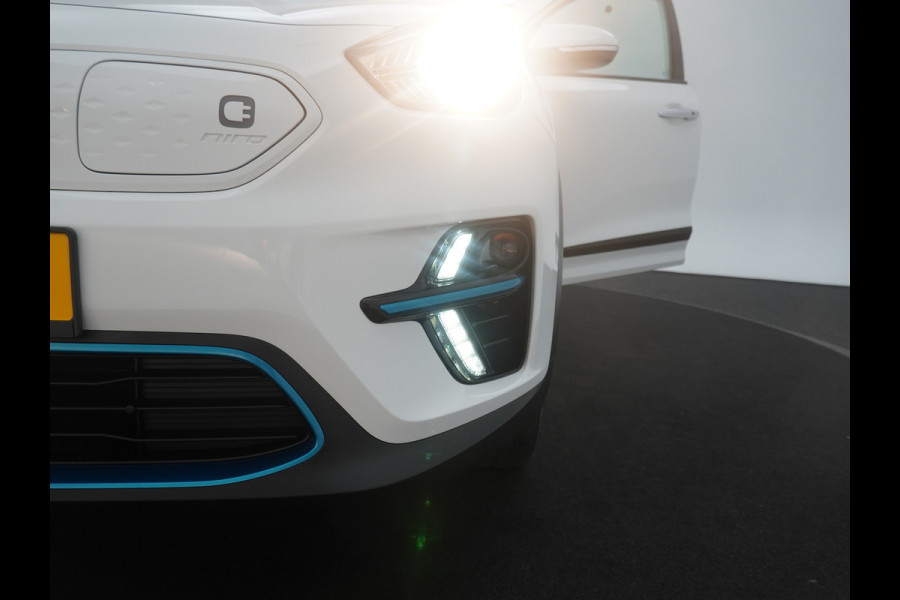 Kia e-Niro DynamicLine 39.2kWh - SOH 97,2% - Apple CarPlay/Android Auto - Achteruitrijcamera - Cruise Control - Navigatie - Climate Control - Fabrieksgarantie tot 05-2028