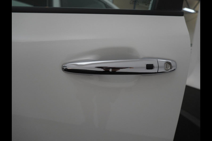 Kia e-Niro DynamicLine 39.2kWh - SOH 97,2% - Apple CarPlay/Android Auto - Achteruitrijcamera - Cruise Control - Navigatie - Climate Control - Fabrieksgarantie tot 05-2028