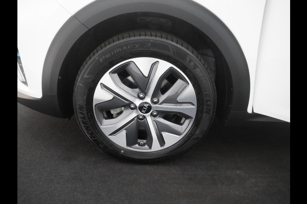 Kia e-Niro DynamicLine 39.2kWh - SOH 97,2% - Apple CarPlay/Android Auto - Achteruitrijcamera - Cruise Control - Navigatie - Climate Control - Fabrieksgarantie tot 05-2028