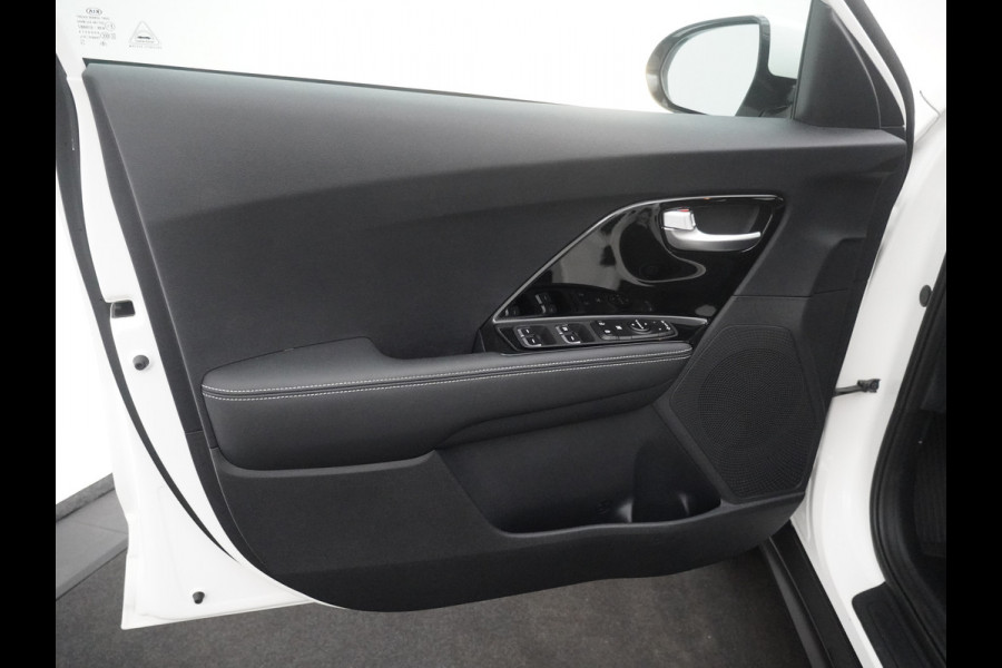 Kia e-Niro DynamicLine 39.2kWh - SOH 97,2% - Apple CarPlay/Android Auto - Achteruitrijcamera - Cruise Control - Navigatie - Climate Control - Fabrieksgarantie tot 05-2028