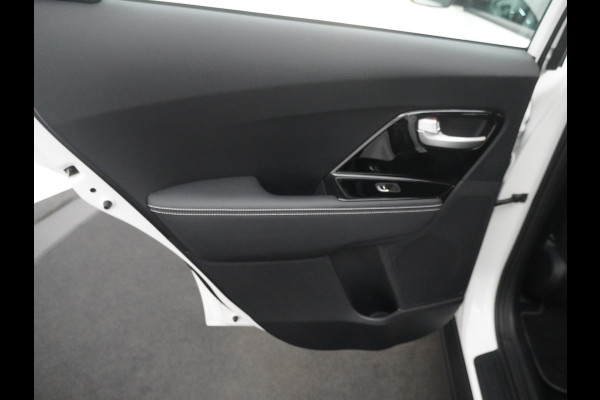 Kia e-Niro DynamicLine 39.2kWh - SOH 97,2% - Apple CarPlay/Android Auto - Achteruitrijcamera - Cruise Control - Navigatie - Climate Control - Fabrieksgarantie tot 05-2028