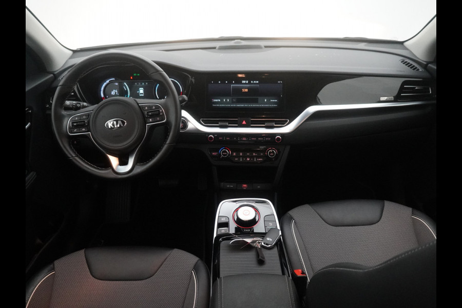 Kia e-Niro DynamicLine 39.2kWh - SOH 97,2% - Apple CarPlay/Android Auto - Achteruitrijcamera - Cruise Control - Navigatie - Climate Control - Fabrieksgarantie tot 05-2028
