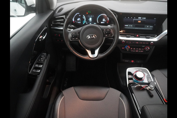 Kia e-Niro DynamicLine 39.2kWh - SOH 97,2% - Apple CarPlay/Android Auto - Achteruitrijcamera - Cruise Control - Navigatie - Climate Control - Fabrieksgarantie tot 05-2028