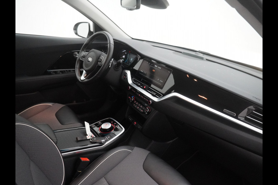 Kia e-Niro DynamicLine 39.2kWh - SOH 97,2% - Apple CarPlay/Android Auto - Achteruitrijcamera - Cruise Control - Navigatie - Climate Control - Fabrieksgarantie tot 05-2028