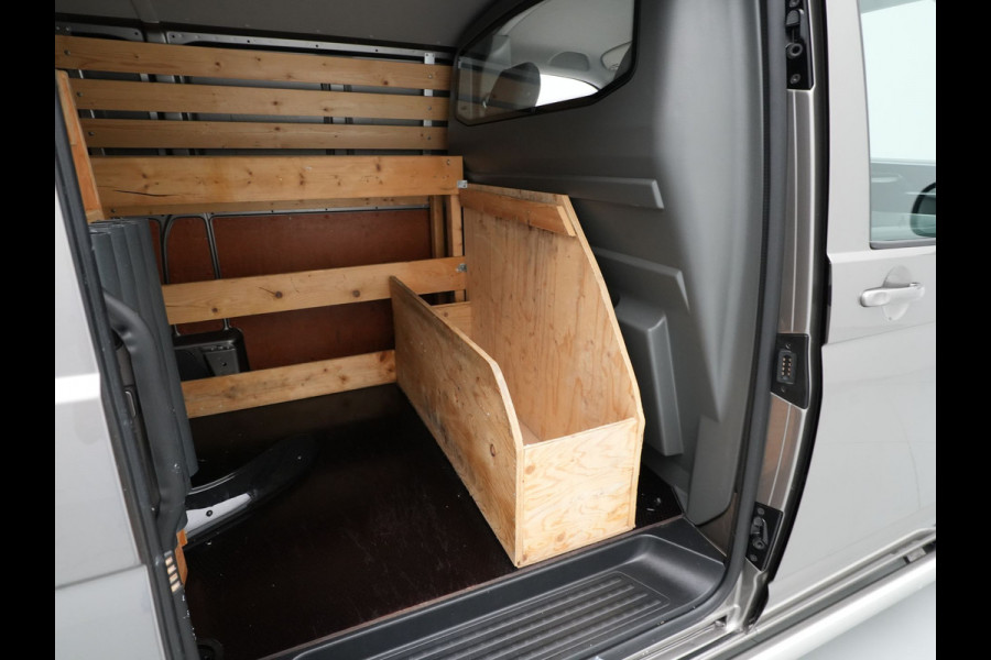 Volkswagen Transporter 2.0 TDI 150pk DSG L2H1 28 Bulli Acc Pdc Led Leer Virtual cockpit Carplay
