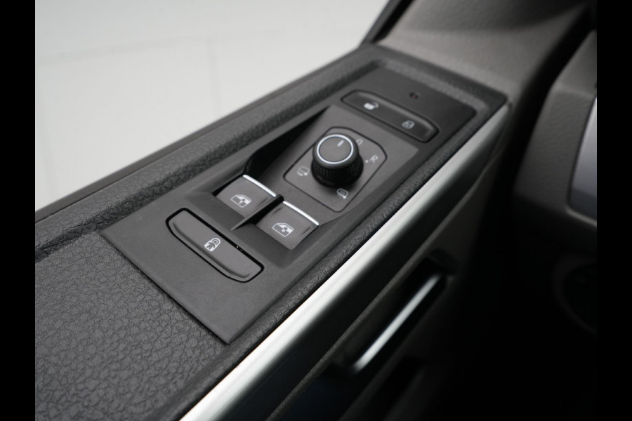 Volkswagen Transporter 2.0 TDI 150pk DSG L2H1 28 Bulli Acc Pdc Led Leer Virtual cockpit Carplay