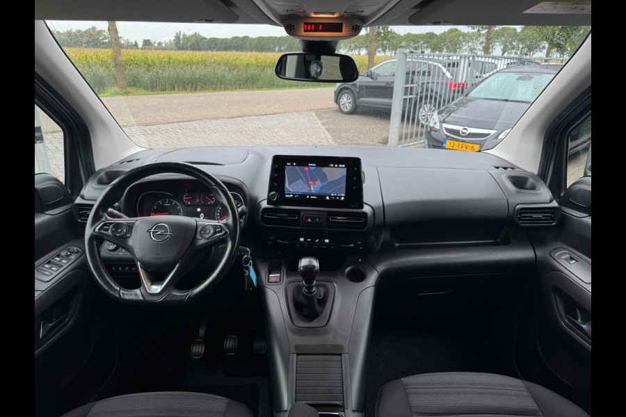 Opel Combo Tour 1.2 Turbo L2H1 Edition 7p. TREKHAAK / CAMERA / VOORRUIT VERW. / NAVI / CRUISE / WARNINGSPOTS / STUURVERW. / PDC