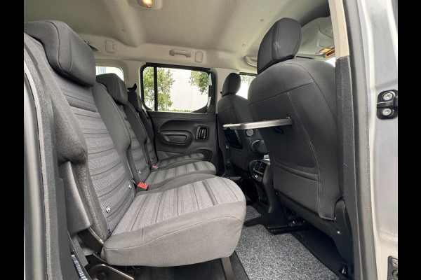 Opel Combo Tour 1.2 Turbo L2H1 Edition 7p. TREKHAAK / CAMERA / VOORRUIT VERW. / NAVI / CRUISE / WARNINGSPOTS / STUURVERW. / PDC