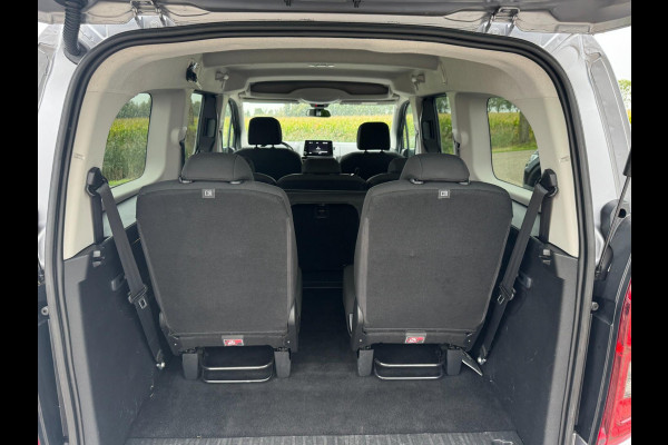 Opel Combo Tour 1.2 Turbo L2H1 Edition 7p. TREKHAAK / CAMERA / VOORRUIT VERW. / NAVI / CRUISE / WARNINGSPOTS / STUURVERW. / PDC