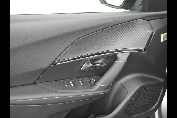 Peugeot e-2008 EV GT Pack 50 kWh VAN: 21.900,- VOOR: 19.877,- UW HERFST VOORDDEL: 2.023,- EURO 3 FASE LADEN!| RIJLAAR GEPRIJSD INCL. 12MND BOVAG