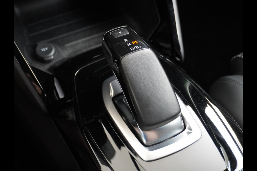 Peugeot e-2008 EV GT Pack 50 kWh VAN: 21.900,- VOOR: 19.877,- UW HERFST VOORDDEL: 2.023,- EURO 3 FASE LADEN!| RIJLAAR GEPRIJSD INCL. 12MND BOVAG
