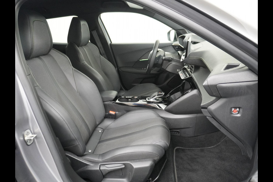 Peugeot e-2008 EV GT Pack 50 kWh VAN: 21.900,- VOOR: 19.877,- UW HERFST VOORDDEL: 2.023,- EURO 3 FASE LADEN!| RIJLAAR GEPRIJSD INCL. 12MND BOVAG