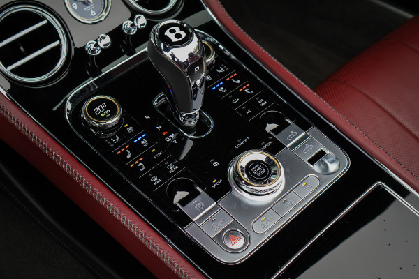 Bentley Continental GTC 4.0 V8 First Edition | NAIM | CARBON EXTERIOR & INTERIOR | ROTATING DISPLAY | SPORTUITLAAT | ADAPTIVE CRUISE | CARPLAY | DAB | H