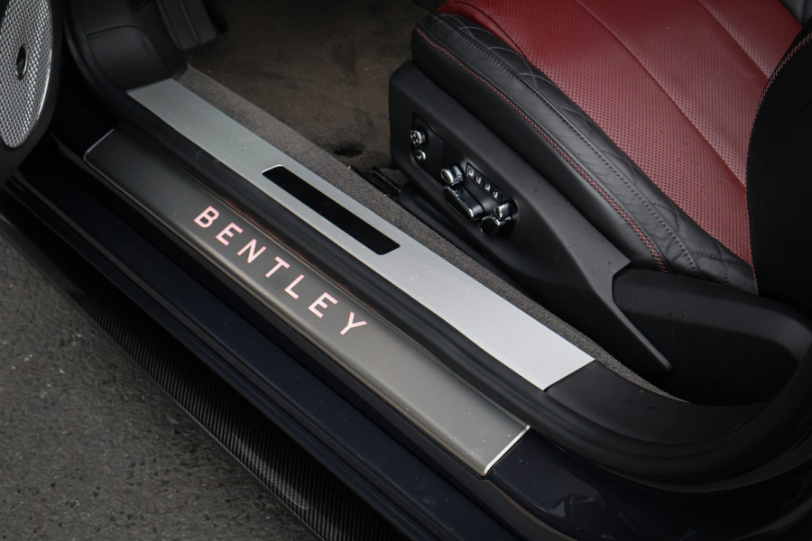 Bentley Continental GTC 4.0 V8 First Edition | NAIM | CARBON EXTERIOR & INTERIOR | ROTATING DISPLAY | SPORTUITLAAT | ADAPTIVE CRUISE | CARPLAY | DAB | H