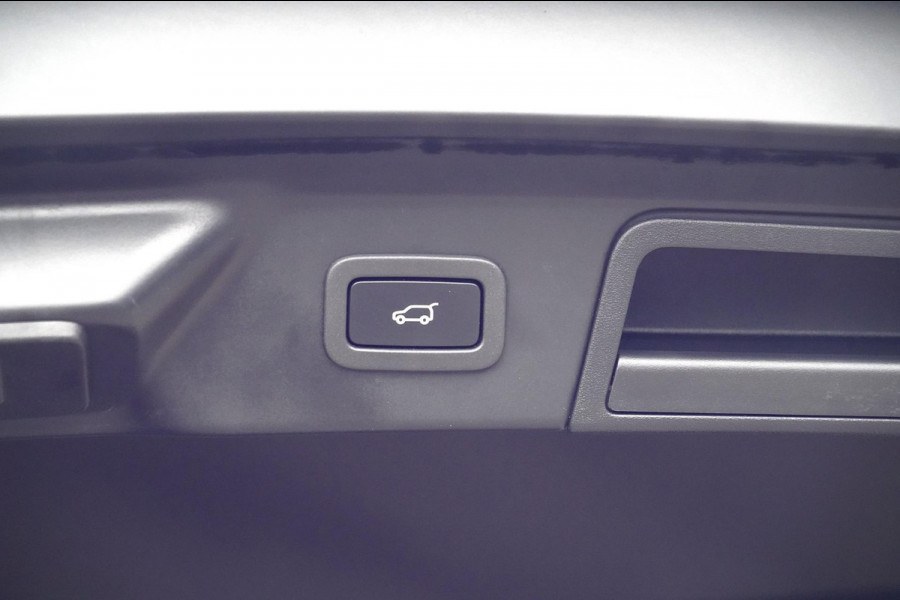 Land Rover Range Rover Velar 5.0 V8 SVAutobiography Dynamic Edition / 96dkm NAP / 360 Camera / Head-Up / Trekhaak / Meridian Sound