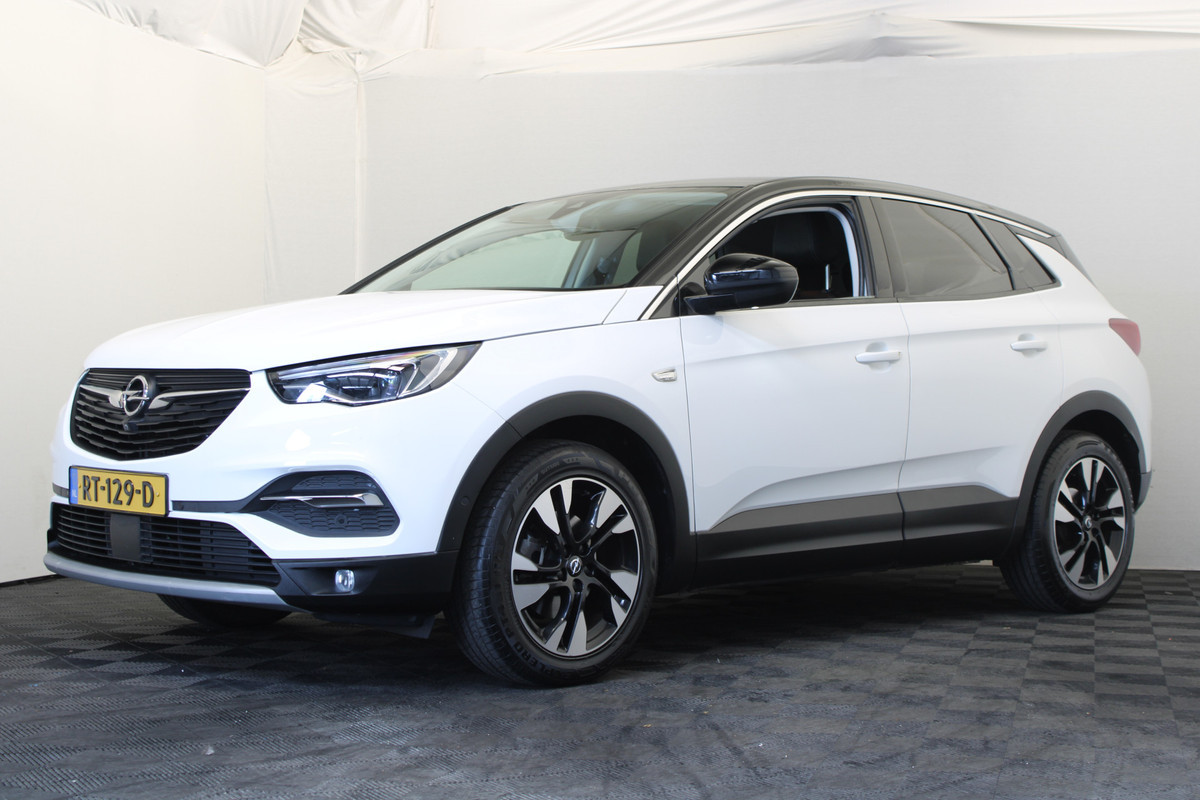Opel Grandland X 1.2 Turbo Business Executive