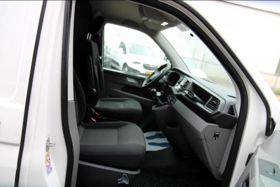 Volkswagen Transporter 2.0 TDI 110PK L2H1 Business / Camera / trekhaak / App connect / Cruise