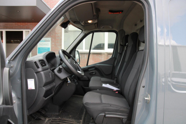 Renault Master T35 2.3 dCi 135PK L3H2 / Trekhaak / Camera / Navi / 3 zits