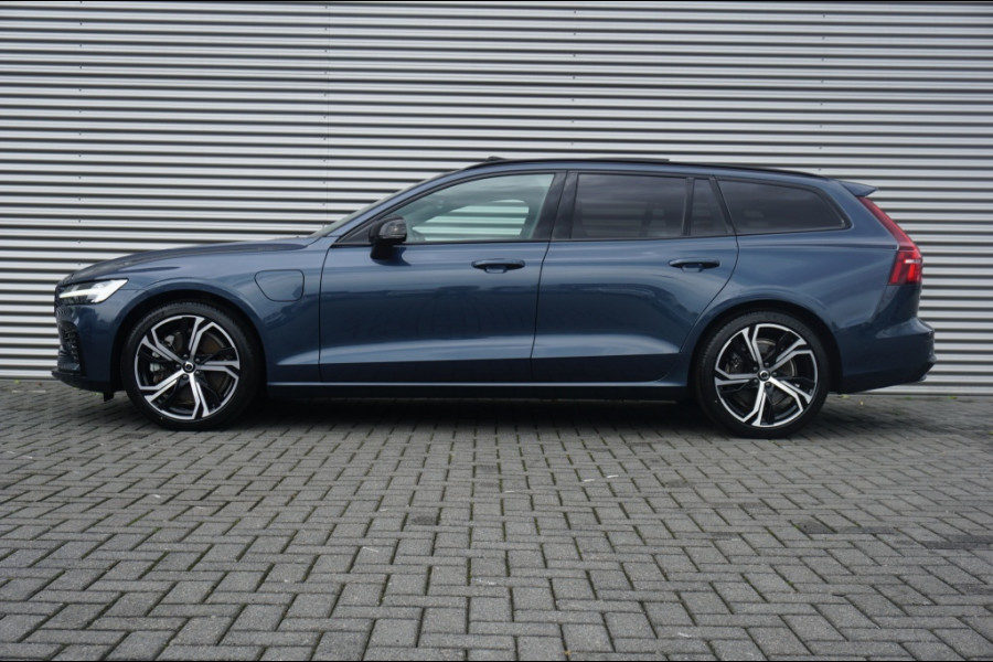 Volvo V60 PHEV T6 AWD ULTRA DARK SCHUIFDAK | WINTERPACK | H&K AUDIO | LUXE