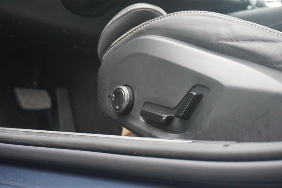 Volvo V60 PHEV T6 AWD ULTRA DARK SCHUIFDAK | WINTERPACK | H&K AUDIO | LUXE