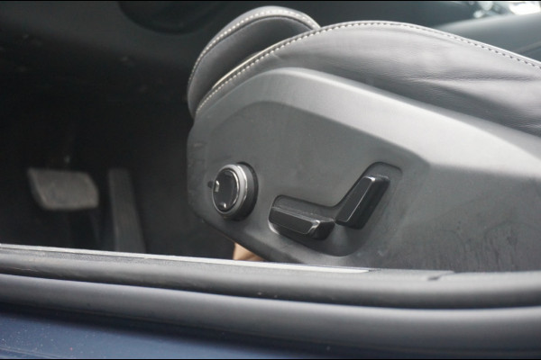 Volvo V60 PHEV T6 AWD ULTRA DARK SCHUIFDAK | WINTERPACK | H&K AUDIO | LUXE