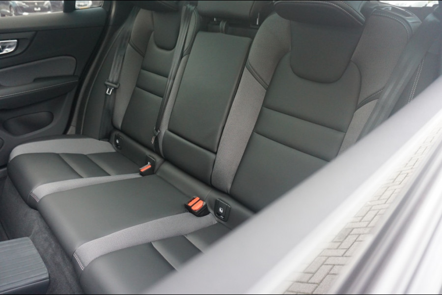 Volvo V60 PHEV T6 AWD ULTRA DARK SCHUIFDAK | WINTERPACK | H&K AUDIO | LUXE