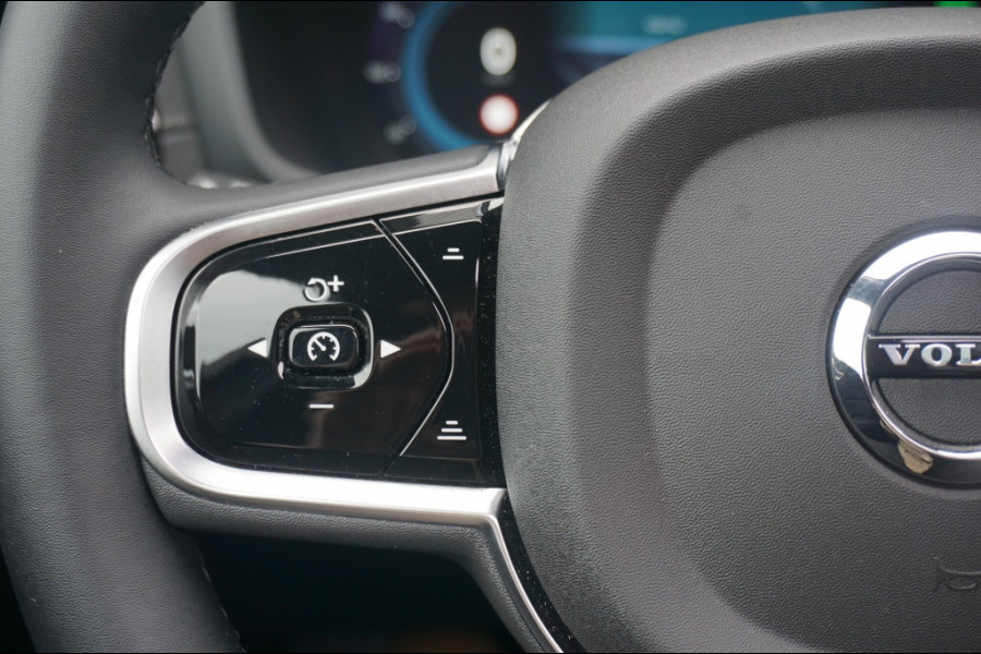 Volvo V60 PHEV T6 AWD ULTRA DARK SCHUIFDAK | WINTERPACK | H&K AUDIO | LUXE