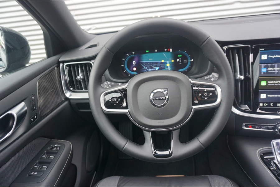 Volvo V60 PHEV T6 AWD ULTRA DARK SCHUIFDAK | WINTERPACK | H&K AUDIO | LUXE