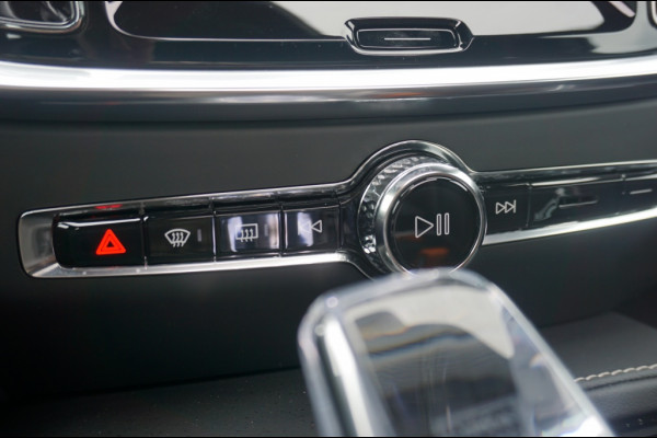 Volvo V60 PHEV T6 AWD ULTRA DARK SCHUIFDAK | WINTERPACK | H&K AUDIO | LUXE