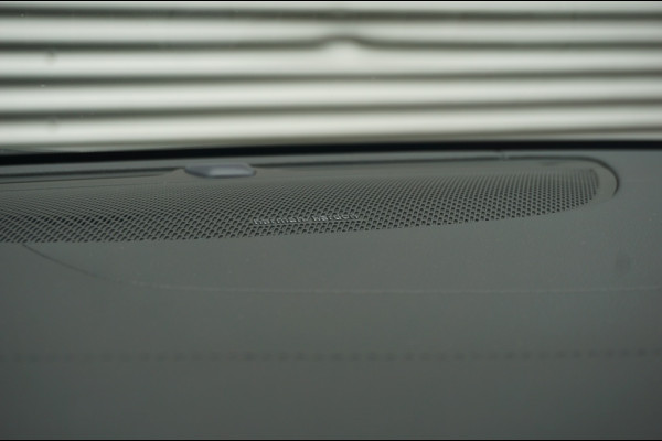 Volvo V60 PHEV T6 AWD ULTRA DARK SCHUIFDAK | WINTERPACK | H&K AUDIO | LUXE