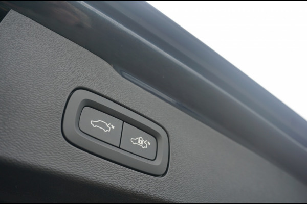 Volvo V60 PHEV T6 AWD ULTRA DARK SCHUIFDAK | WINTERPACK | H&K AUDIO | LUXE