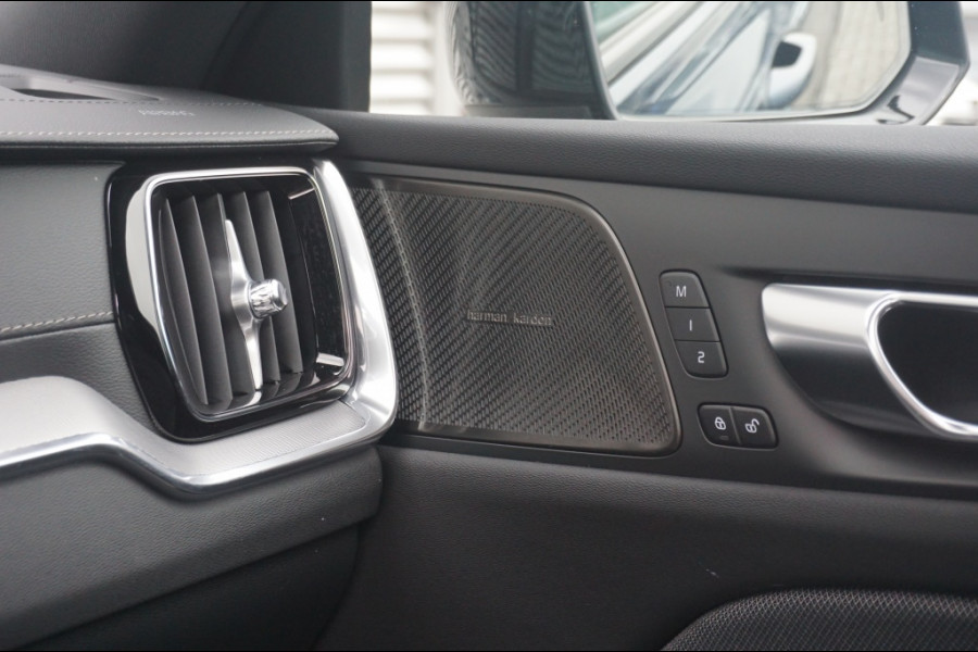 Volvo V60 PHEV T6 AWD ULTRA DARK SCHUIFDAK | WINTERPACK | H&K AUDIO | LUXE