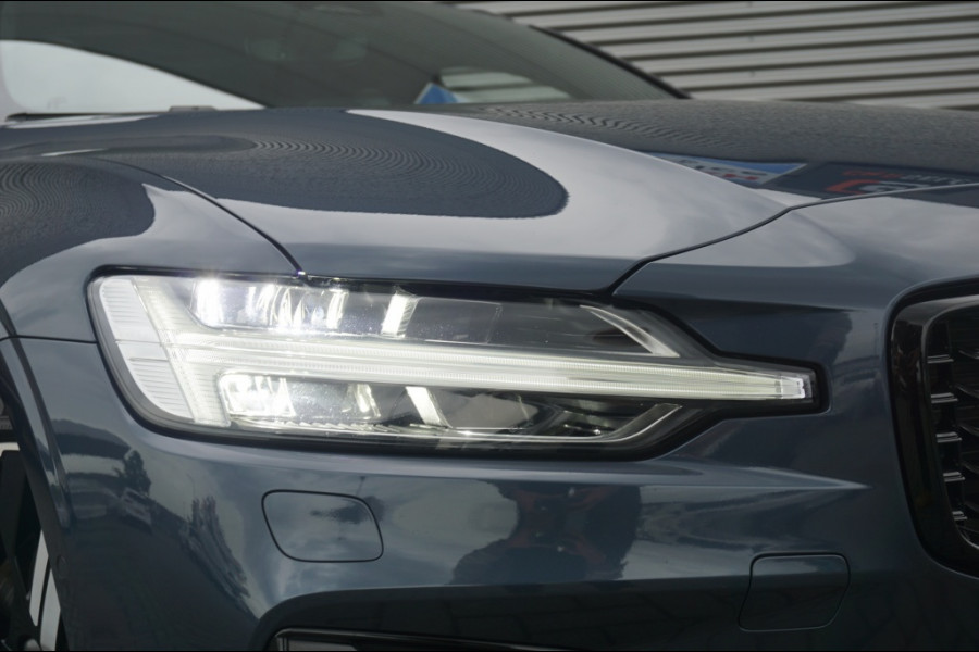 Volvo V60 PHEV T6 AWD ULTRA DARK SCHUIFDAK | WINTERPACK | H&K AUDIO | LUXE
