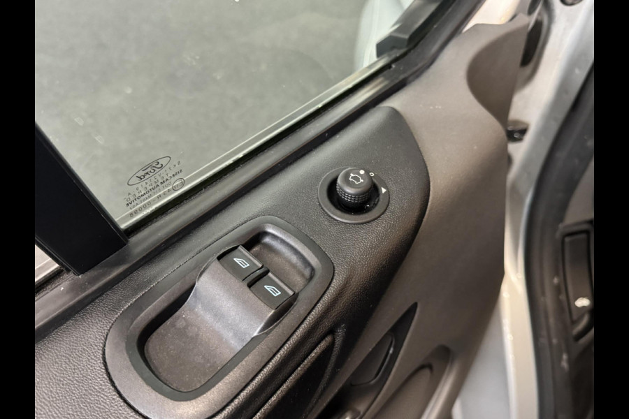 Ford Transit Custom 131pk Automaat L2H1 Trend Dubbele Cabine 2x Schuifdeur Navigatie Apple Carplay/Android Auto Cruise control Airco Euro6