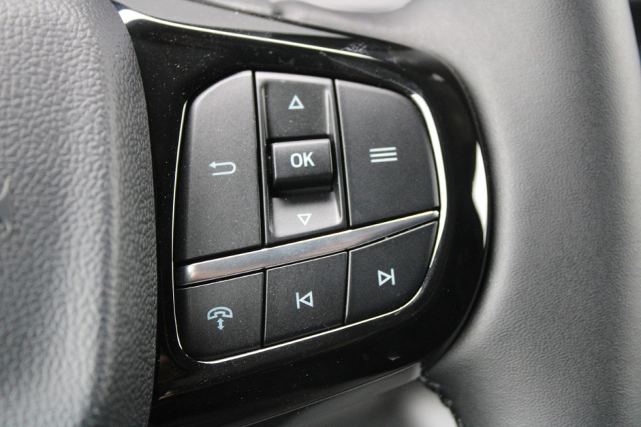 Ford Transit Custom 320 2.0 TDCI L2H1 Trend 136pk - Carplay - Android - LED koplampen - Verwarmd stuurwiel - Stoelverwarming - 70l tank - Rijklaar