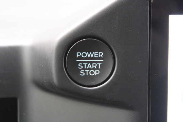 Ford Transit Custom 320 2.0 TDCI L2H1 Trend 136pk - Carplay - Android - LED koplampen - Verwarmd stuurwiel - Stoelverwarming - 70l tank - Rijklaar