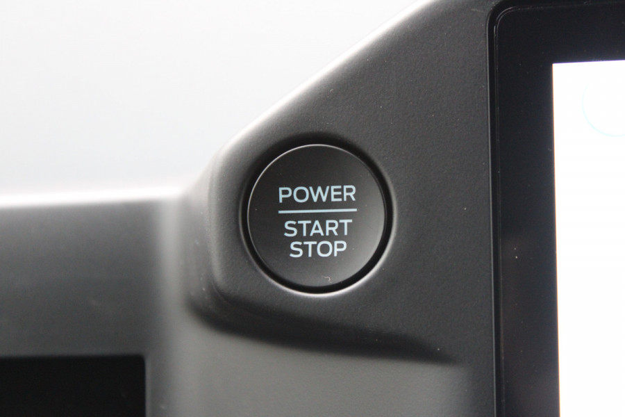 Ford Transit Custom 320 2.0 TDCI L2H1 Trend 136pk - Carplay - Android - LED koplampen - Verwarmd stuurwiel - Stoelverwarming - 70l tank - Rijklaar