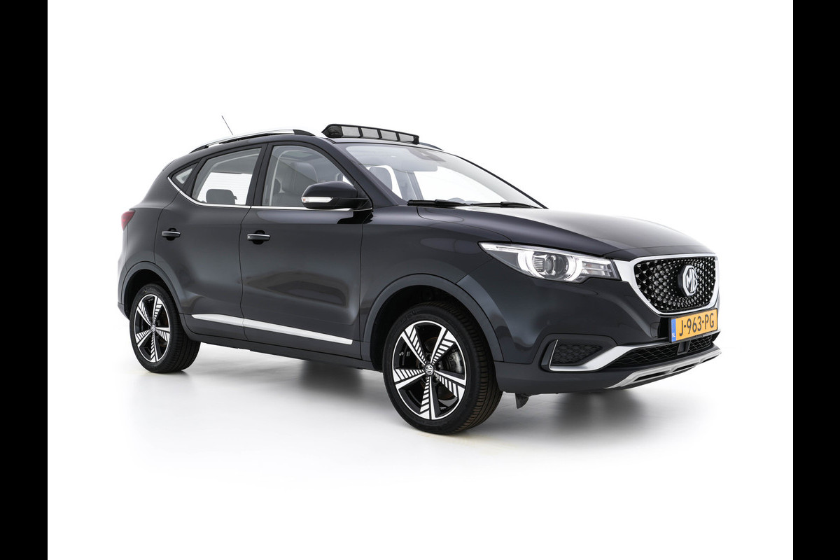 MG ZS EV Luxury 45 kWh {SOH-90 %} (INCL-BTW) Aut. *PANO | LUXURY-LEATHER | CCS-FASTLOADER | KEYLESS | NAVI-FULLMAP | ADAPTIVE-CRUISE | CAMERA | HEATED-SPORTSEATS | CARPLAY | BLINDSPOT | DAB | LANE-ASSIST | PRIVACY-GLASS | 17"