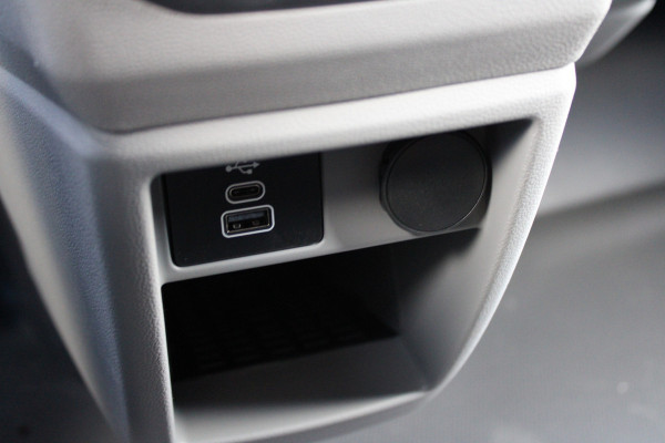 Ford Transit Custom 320 2.0 TDCI L2H1 Limited 150pk - Adaptive Cruise - Verwarmd stuur - Blind spot - Navigatie - Camera - Draadloos laden - Rijklaa