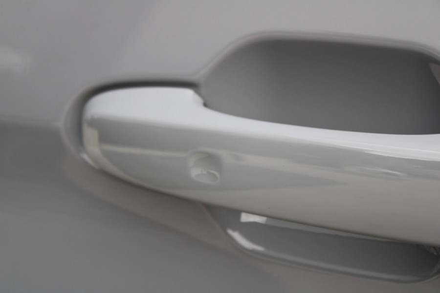 Ford Transit Custom 320 2.0 TDCI L2H1 Limited 150pk - 2x Schuifdeur - Adaptive Cruise - Verwarmd stuur - Blind spot - Navigatie - Camera - Draadloos