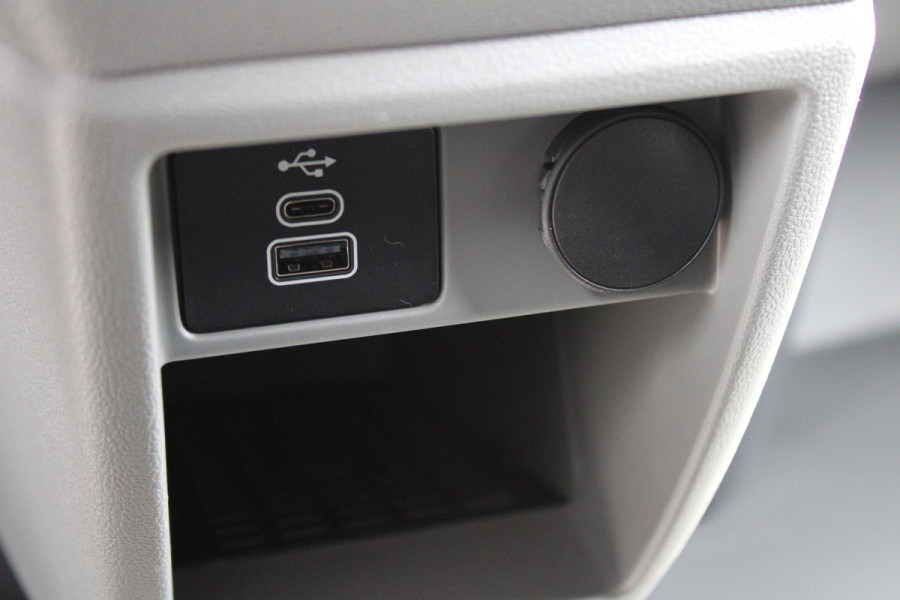 Ford Transit Custom 320 2.0 TDCI L2H1 Limited 150pk - 2x Schuifdeur - Adaptive Cruise - Verwarmd stuur - Blind spot - Navigatie - Camera - Draadloos