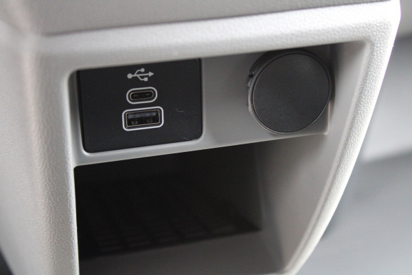 Ford Transit Custom 320 2.0 TDCI L2H1 Limited 150pk - 2x Schuifdeur - Adaptive Cruise - Verwarmd stuur - Blind spot - Navigatie - Camera - Draadloos