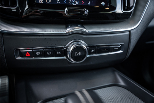 Volvo XC60 2.0 Recharge T6 AWD R-Design - Panorama | Memory | Elek. trekhaak | 360 Camera | Climate Pack