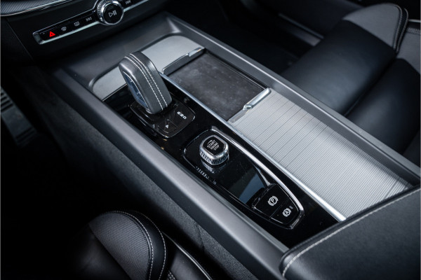 Volvo XC60 2.0 Recharge T6 AWD R-Design - Panorama | Memory | Elek. trekhaak | 360 Camera | Climate Pack