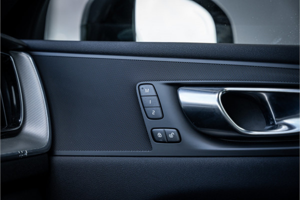 Volvo XC60 2.0 Recharge T6 AWD R-Design - Panorama | Memory | Elek. trekhaak | 360 Camera | Climate Pack