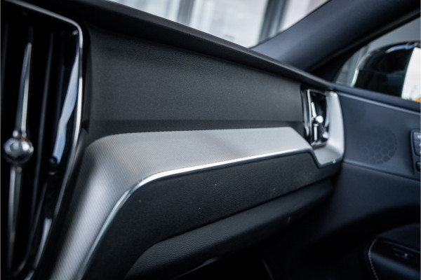 Volvo XC60 2.0 Recharge T6 AWD R-Design - Panorama | Memory | Elek. trekhaak | 360 Camera | Climate Pack