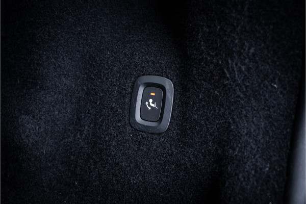 Volvo XC60 2.0 Recharge T6 AWD R-Design - Panorama | Memory | Elek. trekhaak | 360 Camera | Climate Pack