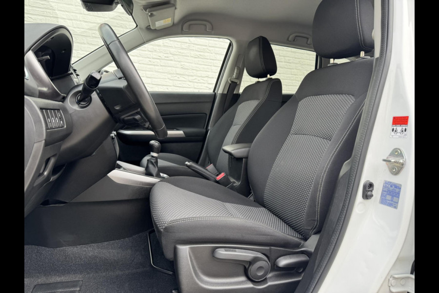 Suzuki Vitara 1.4 Boosterjet Hybrid Adaptive cruise Climate control Apple / Android Stoelverwarming Camera Dodehoekdetectie