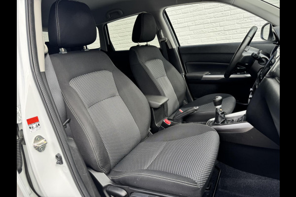 Suzuki Vitara 1.4 Boosterjet Hybrid Adaptive cruise Climate control Apple / Android Stoelverwarming Camera Dodehoekdetectie