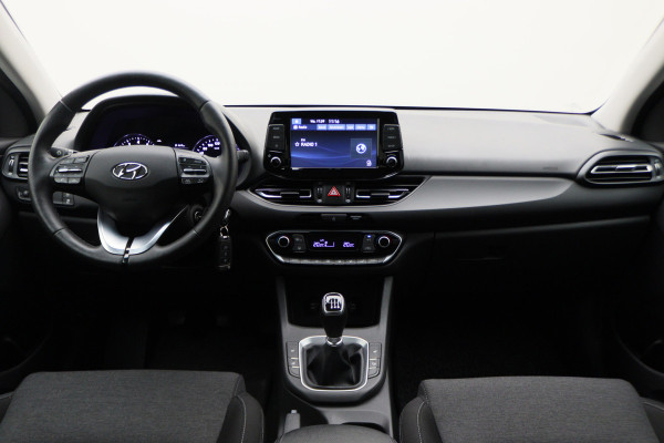 Hyundai i30 1.0 T-GDi MHEV Comfort Camera, Apple Carplay, Stuur-/Stoelverw., LED, DAB, 16"